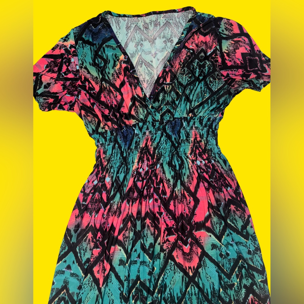 L Vibrant Teal & Pink Snake Print x Geometric Diamond Print V-Neck Maxi Dress